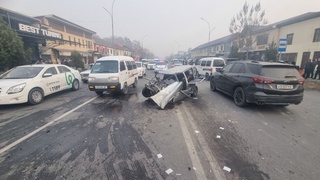 Қарама-қаршига чиқиб ҳаракатланган “Таhое” йўл-транспорт ҳодисаси содир этди