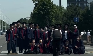 Йўлнинг ўртасида расмга тушган талабаларга чора кўрилди