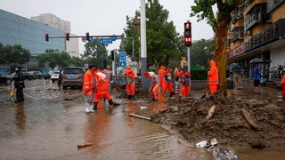 Пекиндаги сув тошқини қурбонлари сони 33 кишига етди