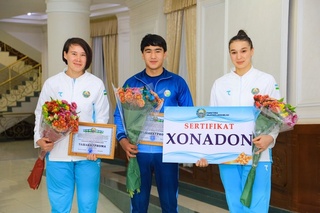 3 нафар фарғоналик боксчига вилоят ҳокими уй совға қилди