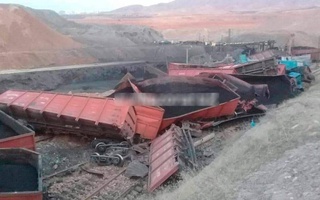 Под Ташкентом столкнулись два поезда