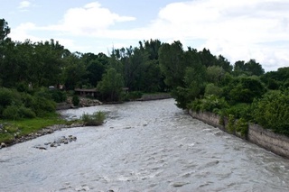 Toshqindan ehtiyot bo'ling!