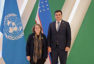 Amy Frenkel was awarded the badge "Tabiat himoyachisi"