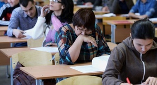 Рус тилини билмайдиган мигрантларга сохта сертификат берадиганлар катта жарима тўлайди