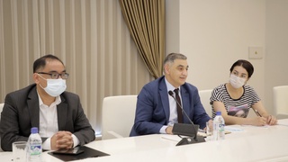 Директор британской инвестиционной компании AKS Service Group провел встречу в хокимияте Ташкента
