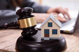 В решении правовых проблем - органы юстиции среди населения