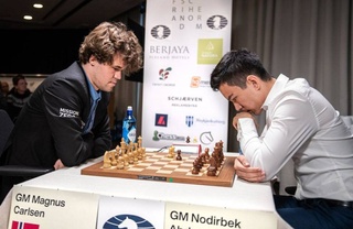 Нодирбек Абдусаттаров во второй раз обыграл чемпиона мира Магнуса Карлсена