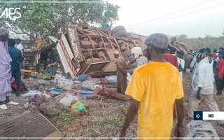 Сенегалда автобус ҳалокатга учради, оқибатда 13 киши ҳаётдан кўз юмди