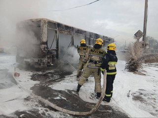 A passenger bus completely burned down in Tashkent