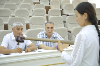 Абитуриенты Навоийского государственного педагогического института проходят профессиональные (творческие) экзамены