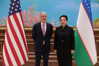 Раиси Сенат бо сафири нави ШМА дар мамлакати мо вохӯрд