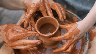 Внедряется порядок выделения субсидий гончарам в целях обучения молодежи ремеслам