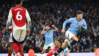 Гол Стоунза помог «Манчестер Сити» спасти ничью с «Арсеналом»