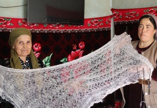 Uy bekalari toʻqigan roʻmollar xorijga sotiladi