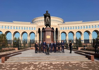 В Ташкенте открылась выставка, посвященная творчеству великого казахского писателя Абая