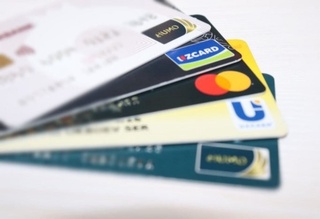 Орайлық банк бир пайдаланыўшыға берилетуғын банк карталарының санын жәриялады