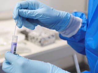 Ғалымдар Омикронның жаңа симптомы туралы хабарлады