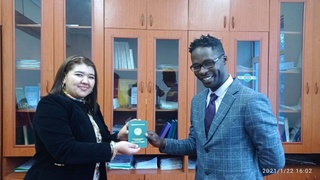 Кениялик Жефферсон ва андижонлик Ширинларнинг фарзандига “метрика” берилди