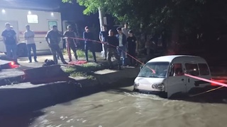 Тошкентда каналга тушиб кетган Damas чиқариб олинди