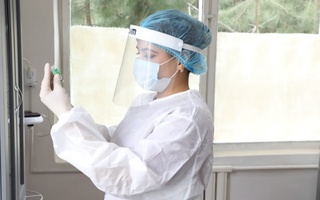 Количество введенных доз вакцин медперсоналу превысило полмиллиона