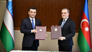 Министры иностранных дел Узбекистана и Азербайджана подписали Программу мероприятий по празднованию 30-летия установления дипломатических отношений