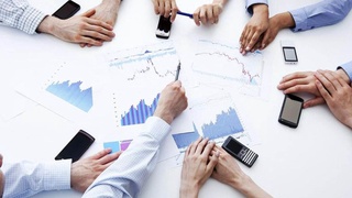 Как ограничения повлияли на летнюю деловую активность