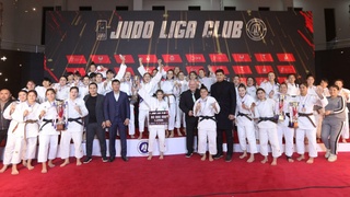 Победителями клубного чемпионата Узбекистана по дзюдо стали борцы из Бухары и девушки из Навои