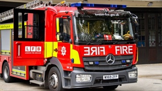 Лондон аэропортидаги автотураргоҳда содир бўлган ёнғин туфайли барча авиарейслар қолдирилди