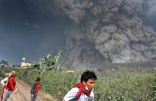 Индонезияда катта вулқон отилиши рўй берди