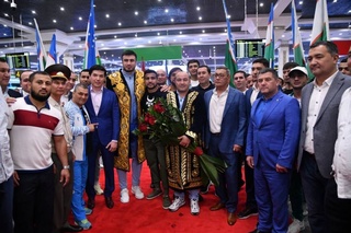 Баҳодир Жалолов тантанали кутиб олинди