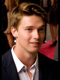 Шварценеггернинг ўғли нега жамоатчилик танқидига сабаб бўлди?