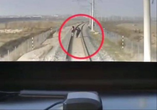 В Бухарской области поезд насмерть сбил человека