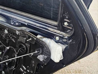 Машина эшигига яширилган “гашиш” фош этилди