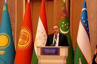 «Центральная Азия - уже не периферия, а пространство возможностей» - Э.Арипов на форуме в Хиве