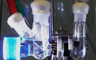 Plastik chiqindilar va karbonat angidridni foydali kimyoviy moddalarga aylantiradigan reaktor ishlab chiqildi