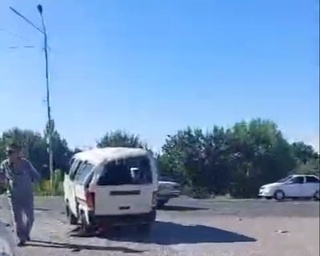 Beruniyda ichida bogʻcha bolalari boʻlgan avtomashina YTHga uchradi