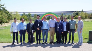 Министр ИКТ обсудил расширение сотрудничества с менеджментом Apple в США