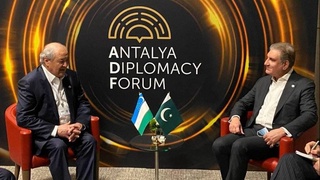 Абдулазиз Камилов встретился с министром иностранных дел Пакистана