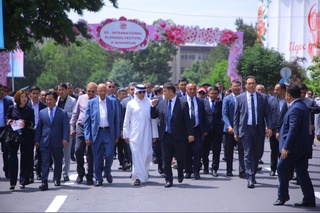 Namanganda 63-xalqaro “Gullar festivali” tantanali ravishda boshlandi