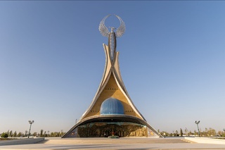 Ўттиз икки ёшлилар закоси. У озод ва шиддатли, эркин ва ғолибкор