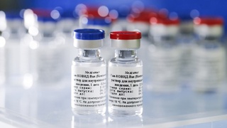 Олимлар «Спутник V» вакцинасининг бир дозаси ҳам етарли деган хулосага келди