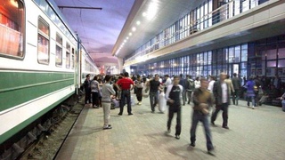 Компании «Ўзтемирйўлйўловчи» и «Шаҳар атрофида йўловчи ташиш» оштрафованы за незаконное завышение цен на билеты