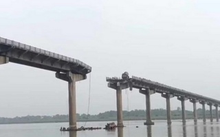 Hindistonda ko'prikning qulab tushishi oqibatida kamida 8 kishi halok bo'ldi