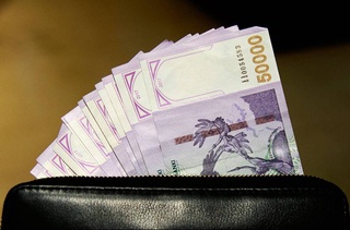 Өзбекстанда 1-октябрьге шекем педагоглар сыйлық алады, бирақ оның муғдары басқаша болыўы мүмкин