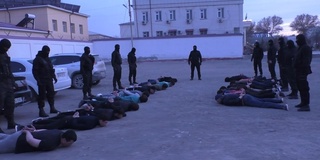 Ikki kishi oʻrtasidagi nizoni janjallashib hal qilishga uringan guruhlar qoʻlga olindi