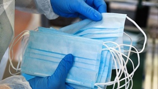 Новое исследование показало, что синие хирургические маски для лица эффективны только на 10% в предотвращении заражения COVID-19