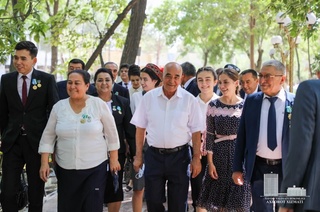 Навоийда уч авлод учрашуви