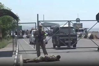 В Кыргызстане задержали пограничников, вымогавших деньги с узбекистанцев за проезд через границу