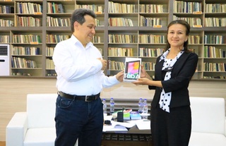 Men yangi O'zbekistonning eng baxtli o'qituvchisiman