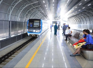 Toshkent metropolitenida 1 kunda o'rtacha nechta yo'lovchi tashilmoqda?